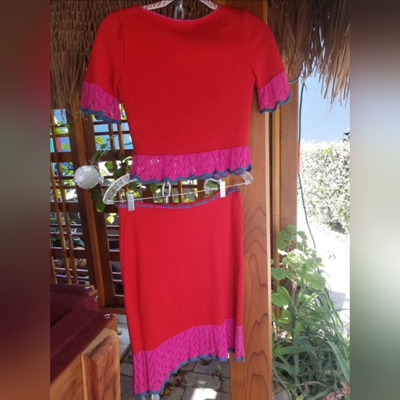 Women's Top & Skirt Set - Picture 3 of 6